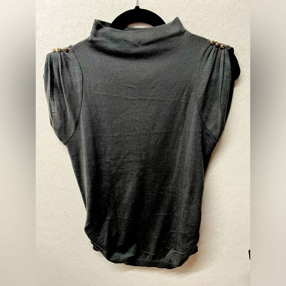 Knit shirt with button detail